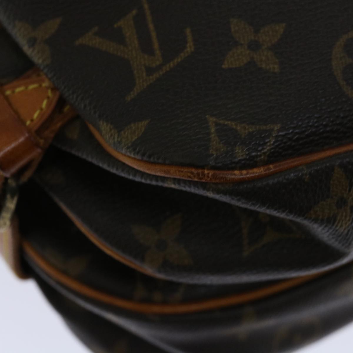 LOUIS VUITTON Monogram Saumur 30 Shoulder Bag M42256 LV Auth ar11406