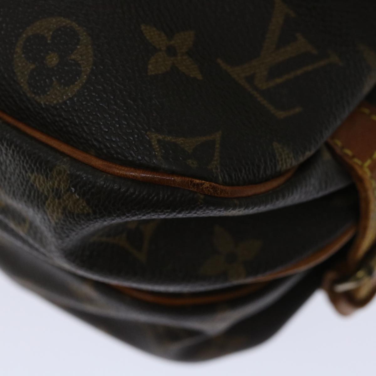 LOUIS VUITTON Monogram Saumur 30 Shoulder Bag M42256 LV Auth ar11406