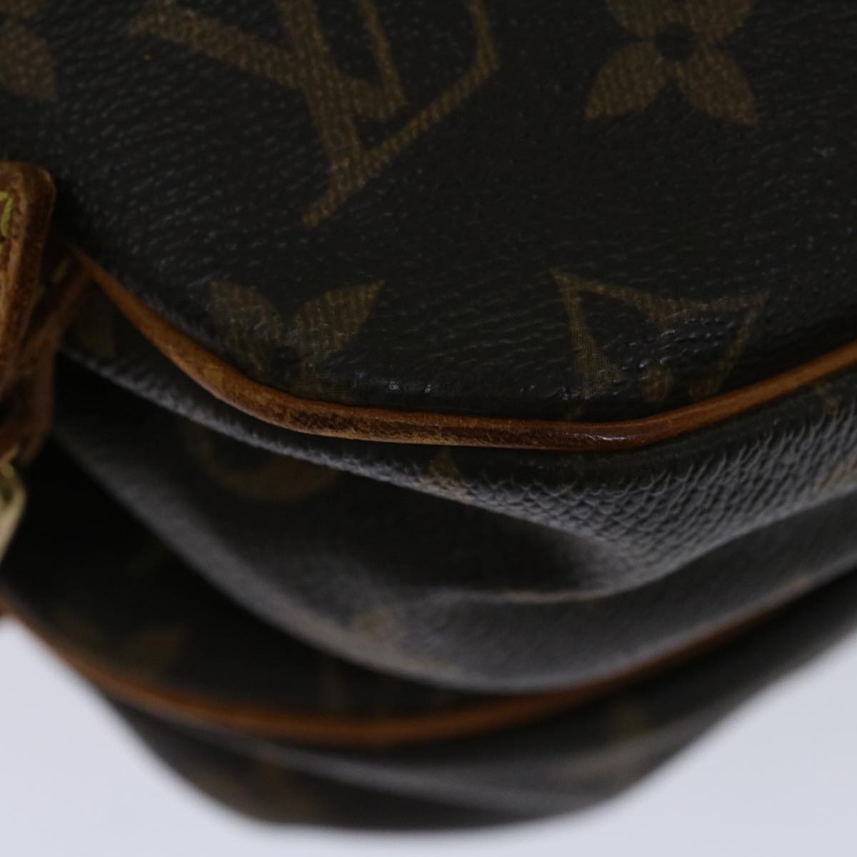 LOUIS VUITTON Monogram Saumur 30 Shoulder Bag M42256 LV Auth ar11406