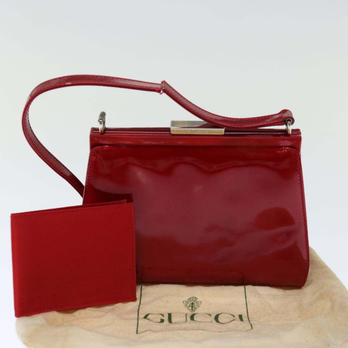 GUCCI Gamaguchi Shoulder Bag Patent leather Red Auth ar11424