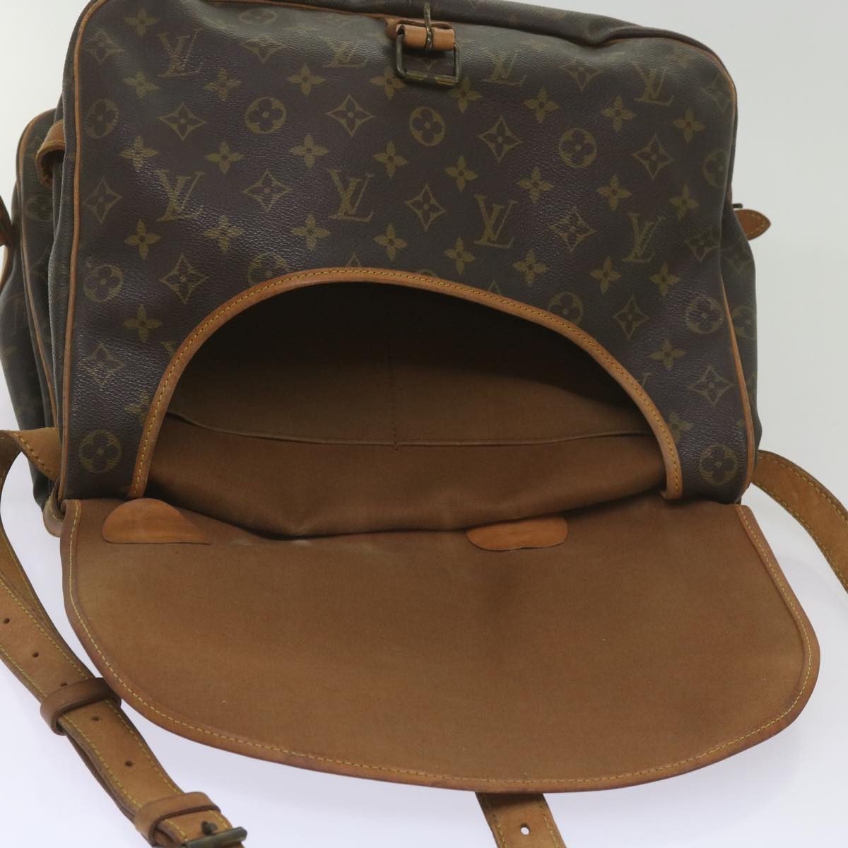 LOUIS VUITTON Monogram Saumur 35 Shoulder Bag M42254 LV Auth ar11481B