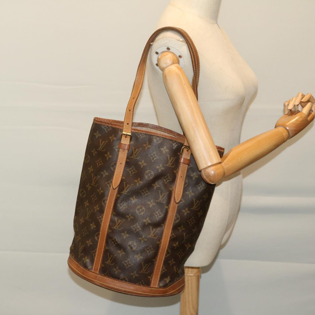 LOUIS VUITTON Monogram Bucket GM Shoulder Bag M42236 LV Auth ar11489