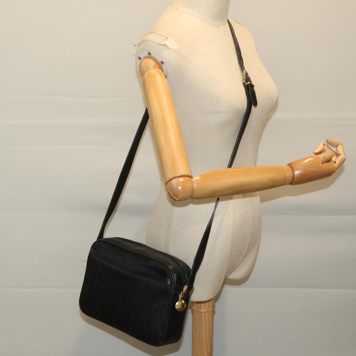 GUCCI Shoulder Bag Canvas Black Auth ar11531