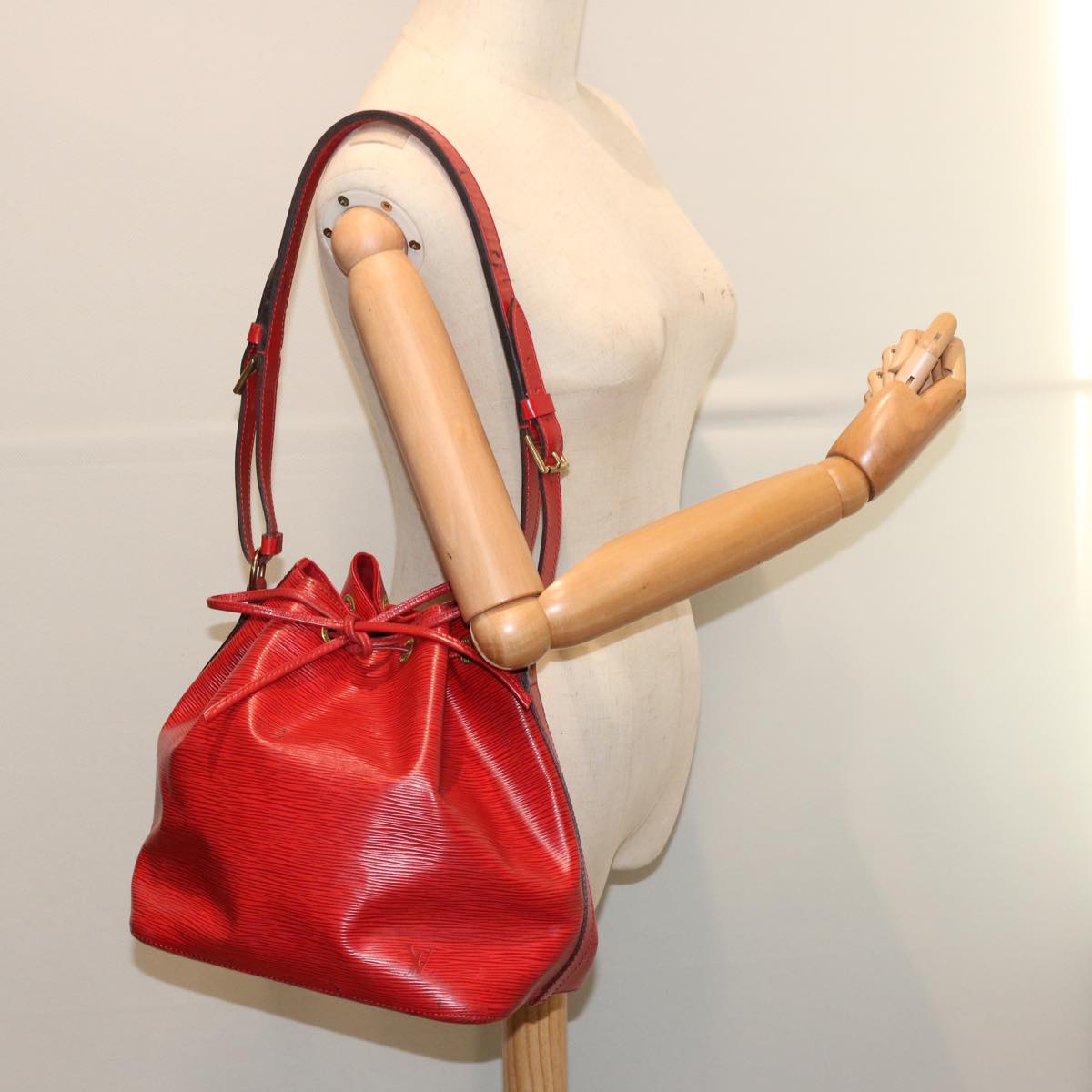 LOUIS VUITTON Epi Petit Noe Shoulder Bag Red M44107 LV Auth ar11584B