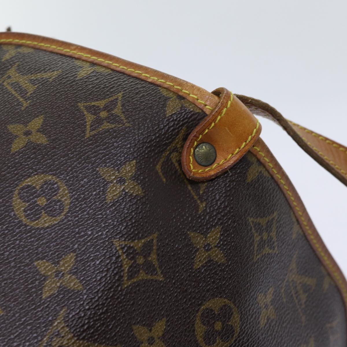 LOUIS VUITTON Monogram Saumur 30 Shoulder Bag M42256 LV Auth ar11621B