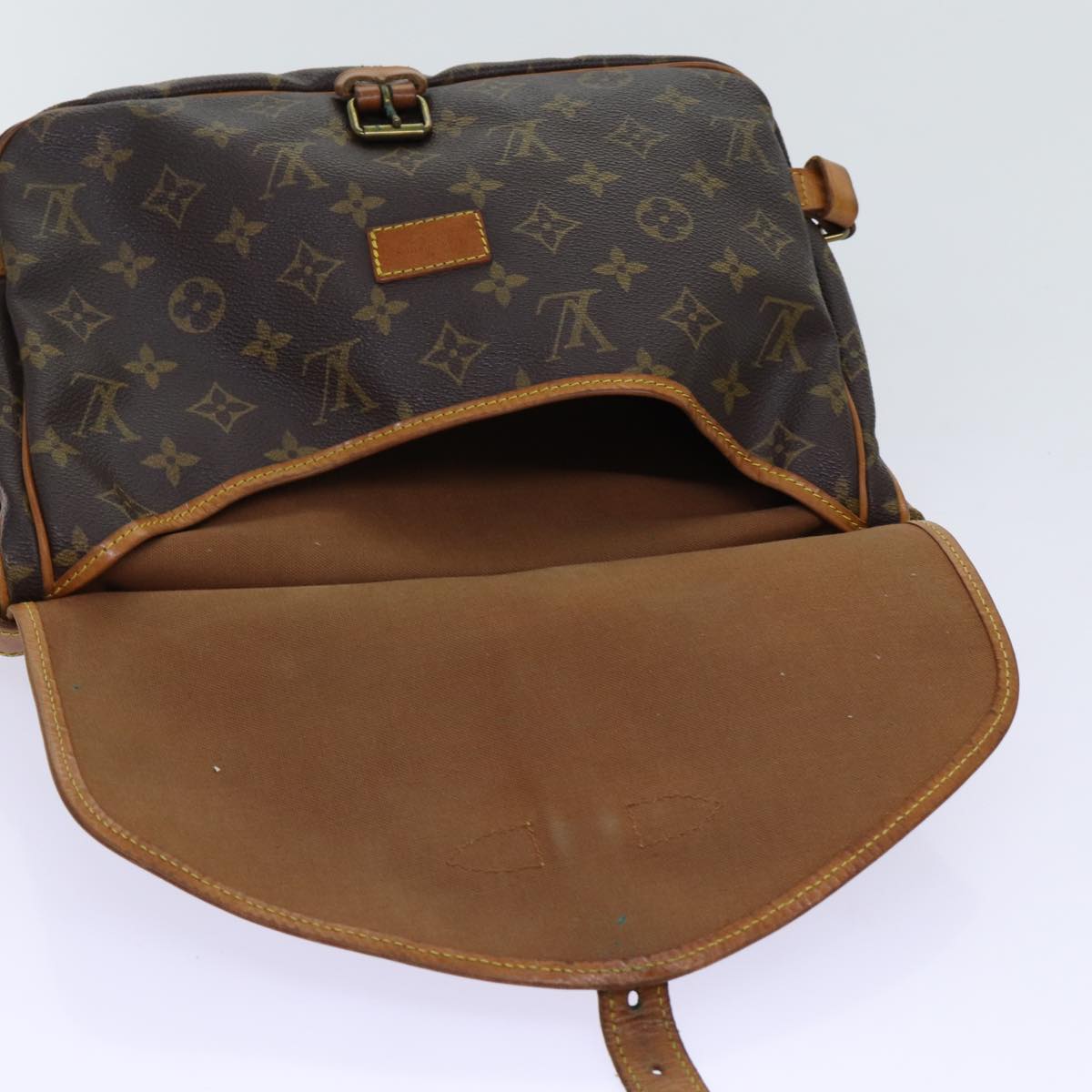 LOUIS VUITTON Monogram Saumur 30 Shoulder Bag M42256 LV Auth ar11621B