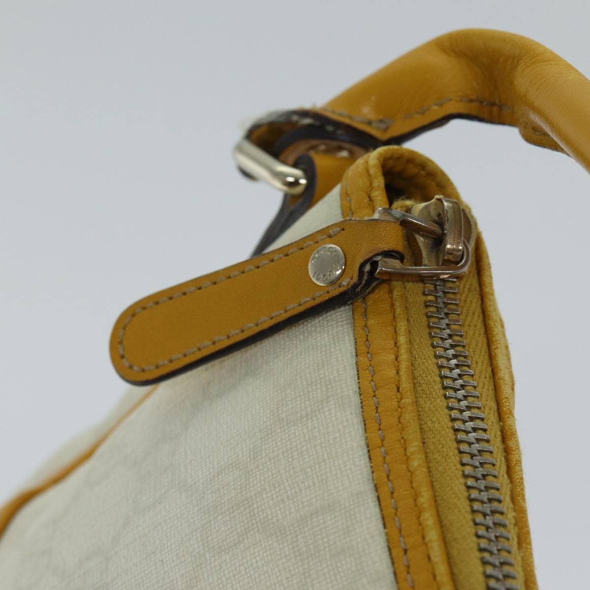 GUCCI GG Canvas Shoulder Bag PVC White Yellow Auth ar11691