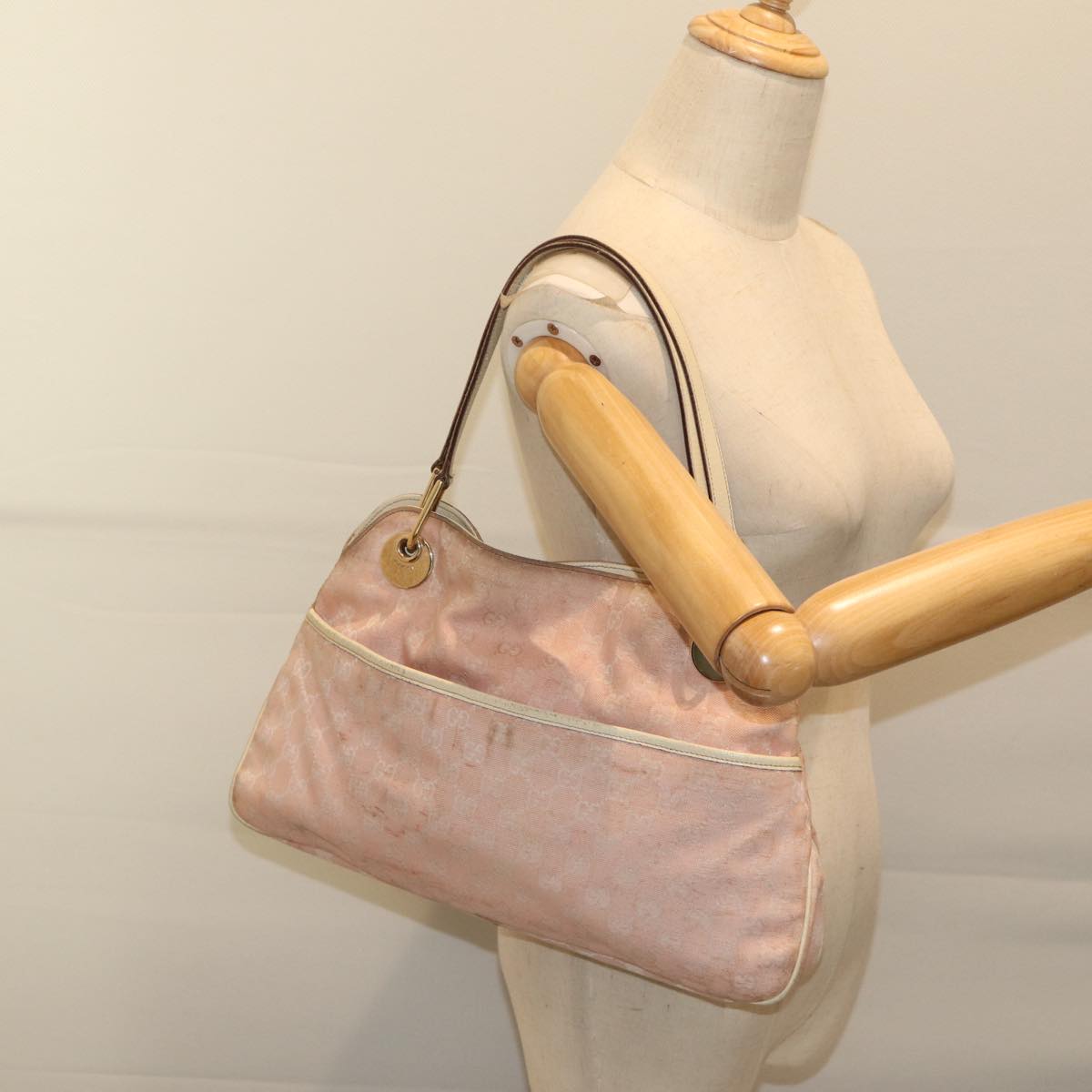 GUCCI GG Canvas Shoulder Bag Pink Auth ar11709