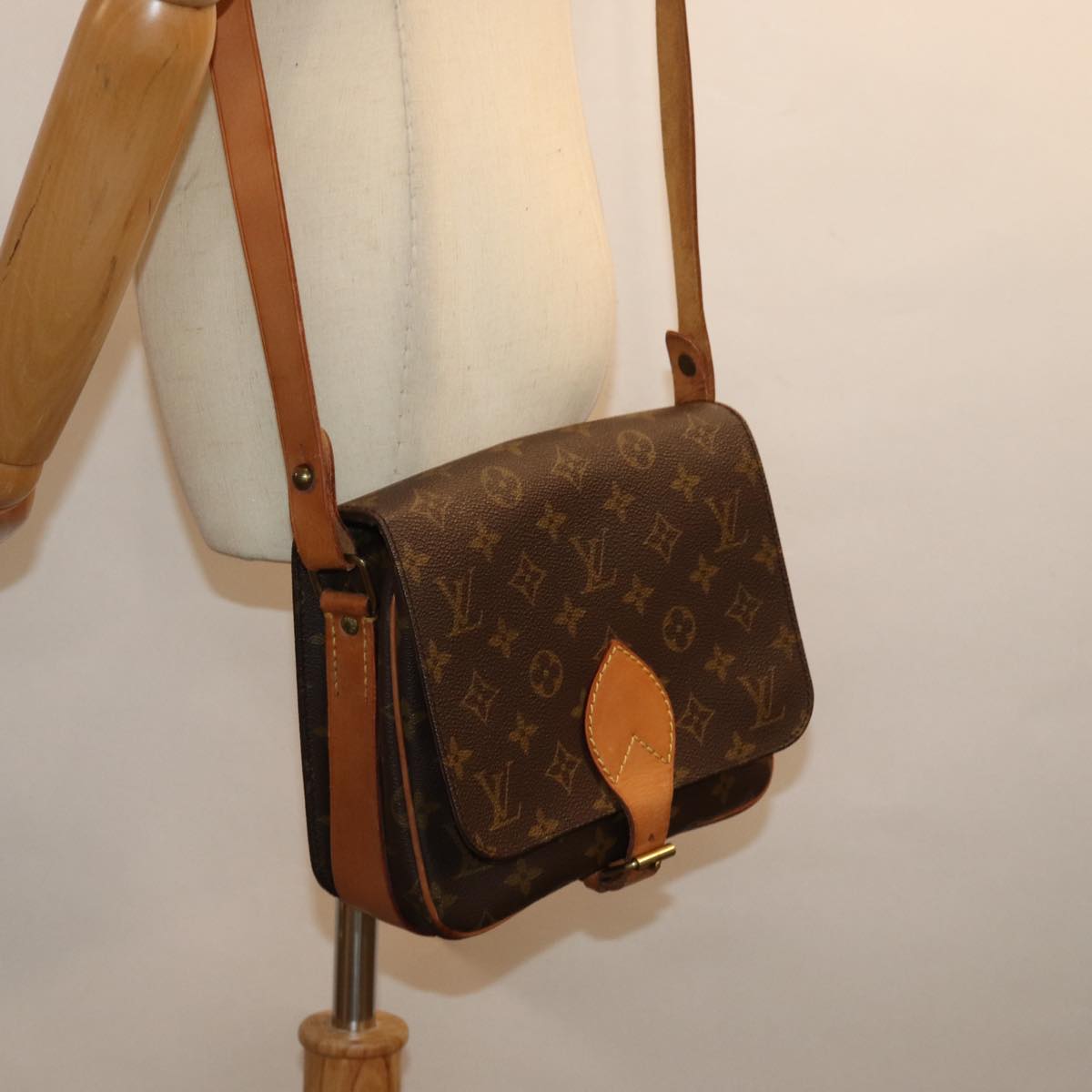 LOUIS VUITTON Monogram Cartouchiere MM Shoulder Bag M51253 LV Auth ar11779B