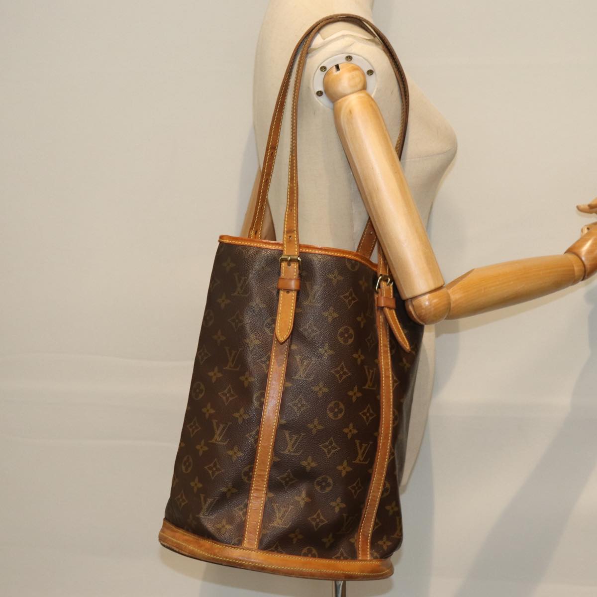 LOUIS VUITTON Monogram Bucket GM Shoulder Bag M42236 LV Auth ar11781B