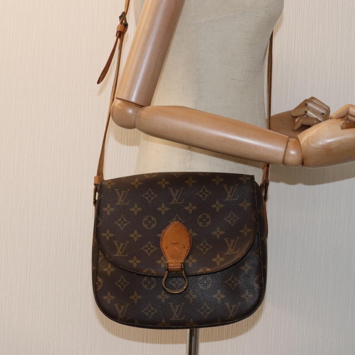 LOUIS VUITTON Monogram Saint Cloud GM Shoulder Bag M51242 LV Auth ar11797B