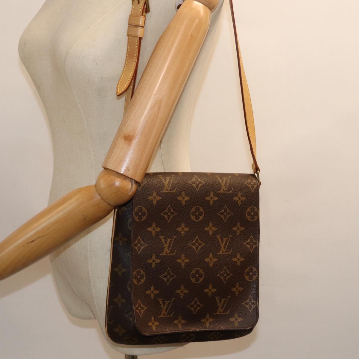 LOUIS VUITTON Monogram Musette Salsa Short Shoulder Bag M51258 LV Auth ar11809B