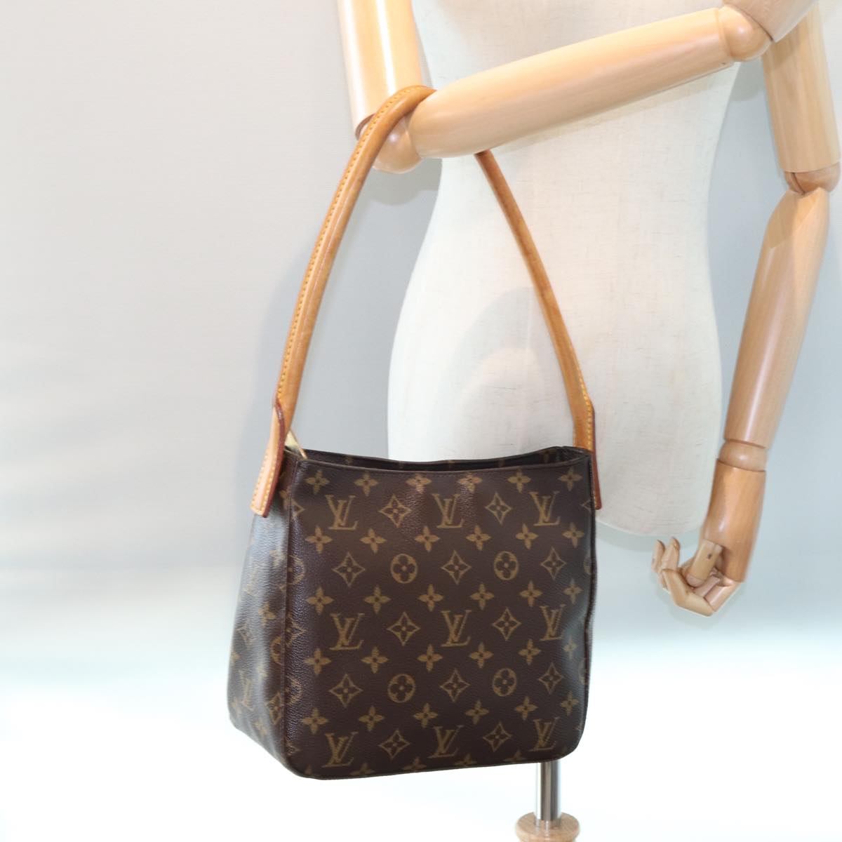 LOUIS VUITTON Monogram Looping MM Shoulder Bag M51146 LV Auth ar11919B