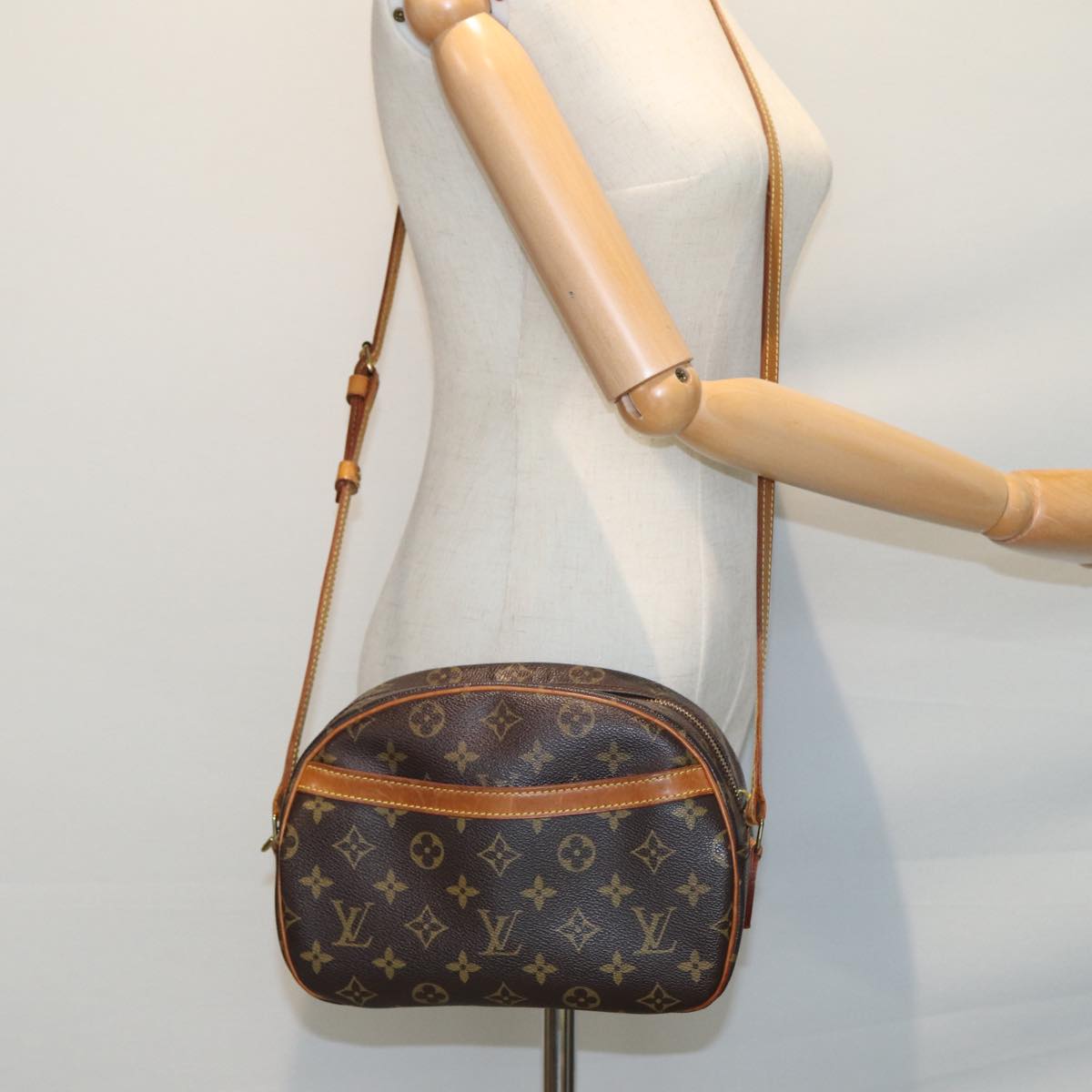 LOUIS VUITTON Monogram Blois Shoulder Bag M51221 LV Auth ar11951B