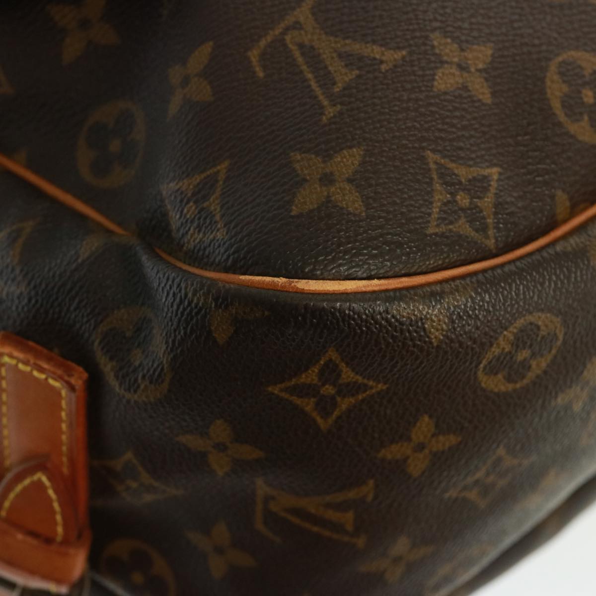 LOUIS VUITTON Monogram Saumur 35 Shoulder Bag M42254 LV Auth ar11953B