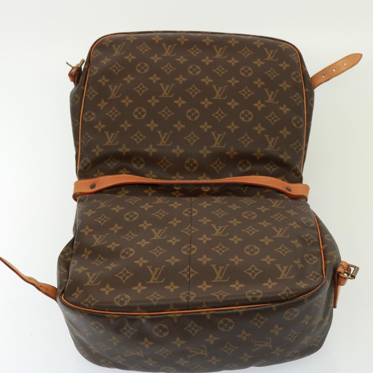 LOUIS VUITTON Monogram Saumur 35 Shoulder Bag M42254 LV Auth ar11953B