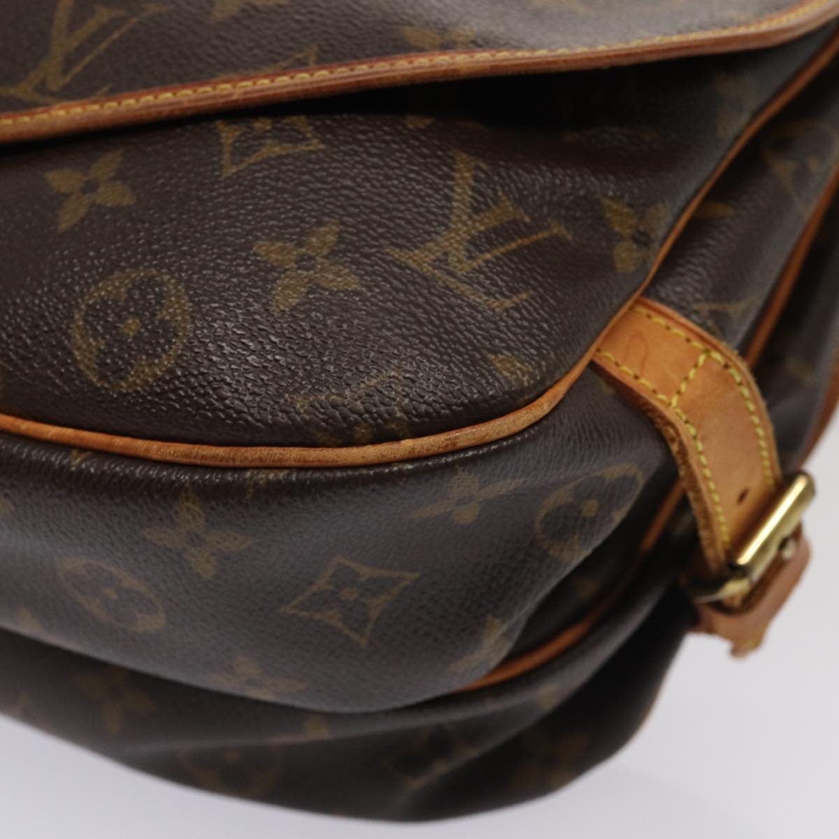 LOUIS VUITTON Monogram Saumur 30 Shoulder Bag M42256 LV Auth ar12049