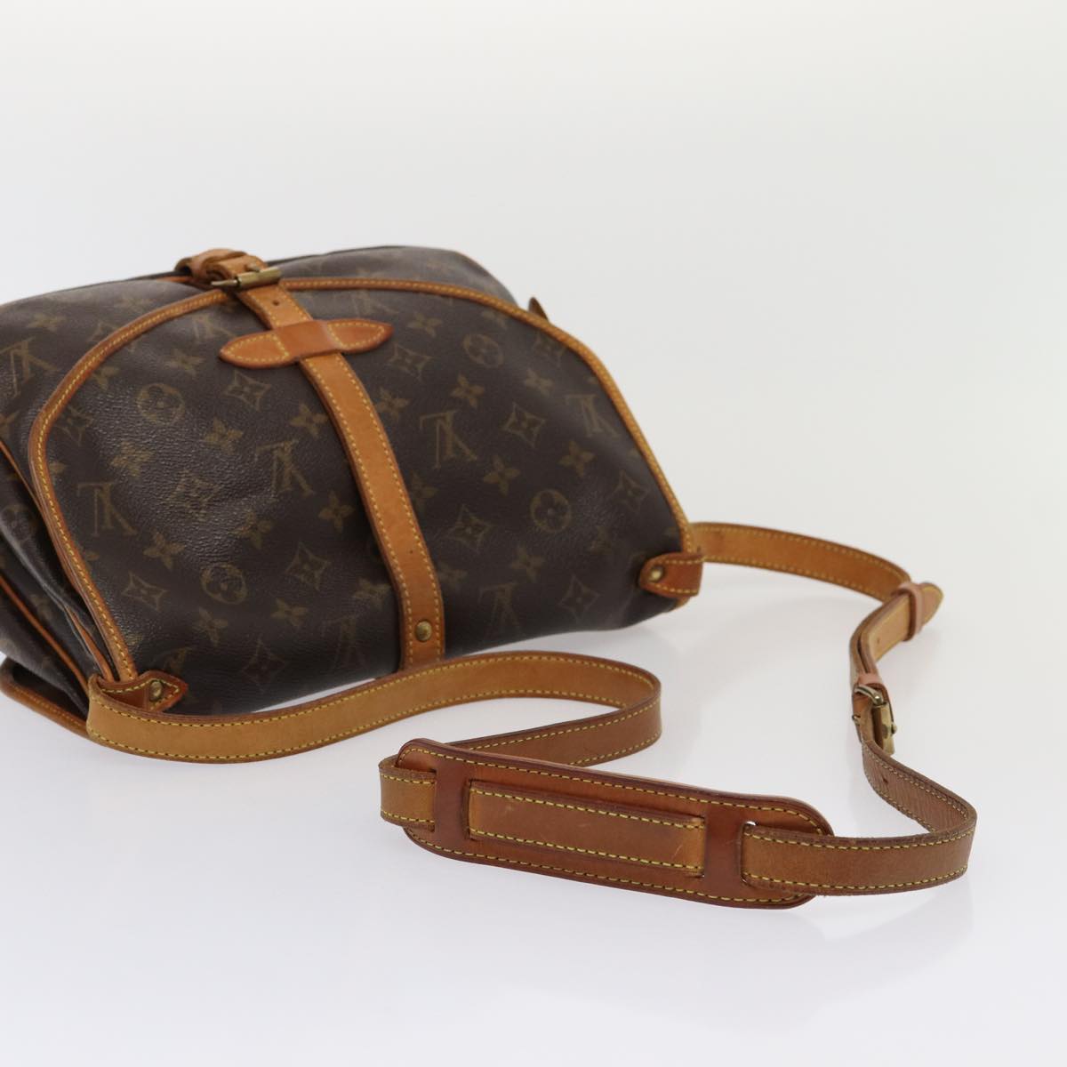 LOUIS VUITTON Monogram Saumur 30 Shoulder Bag M42256 LV Auth ar12049