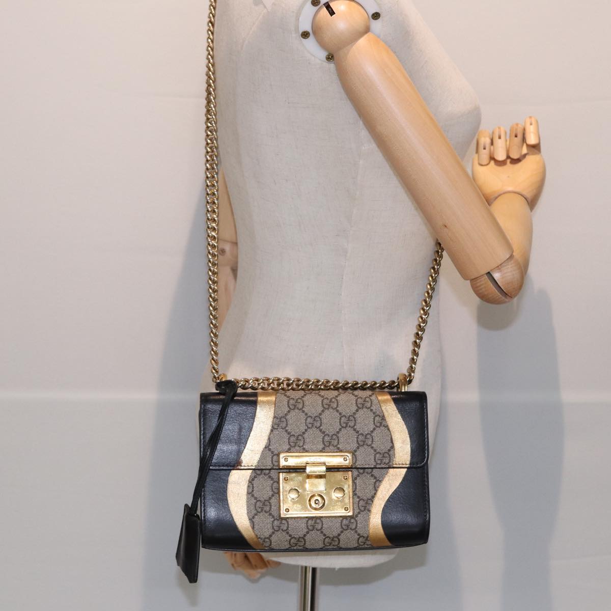 GUCCI Padlock GG Supreme Chain Shoulder Bag PVC Beige 432182 Auth ar12095