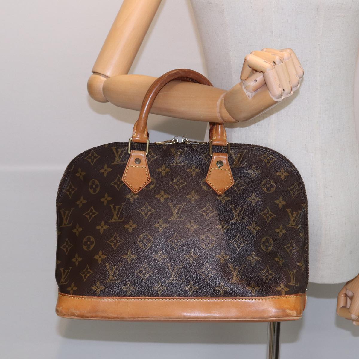 LOUIS VUITTON Monogram Alma Hand Bag M51130 LV Auth ar12141