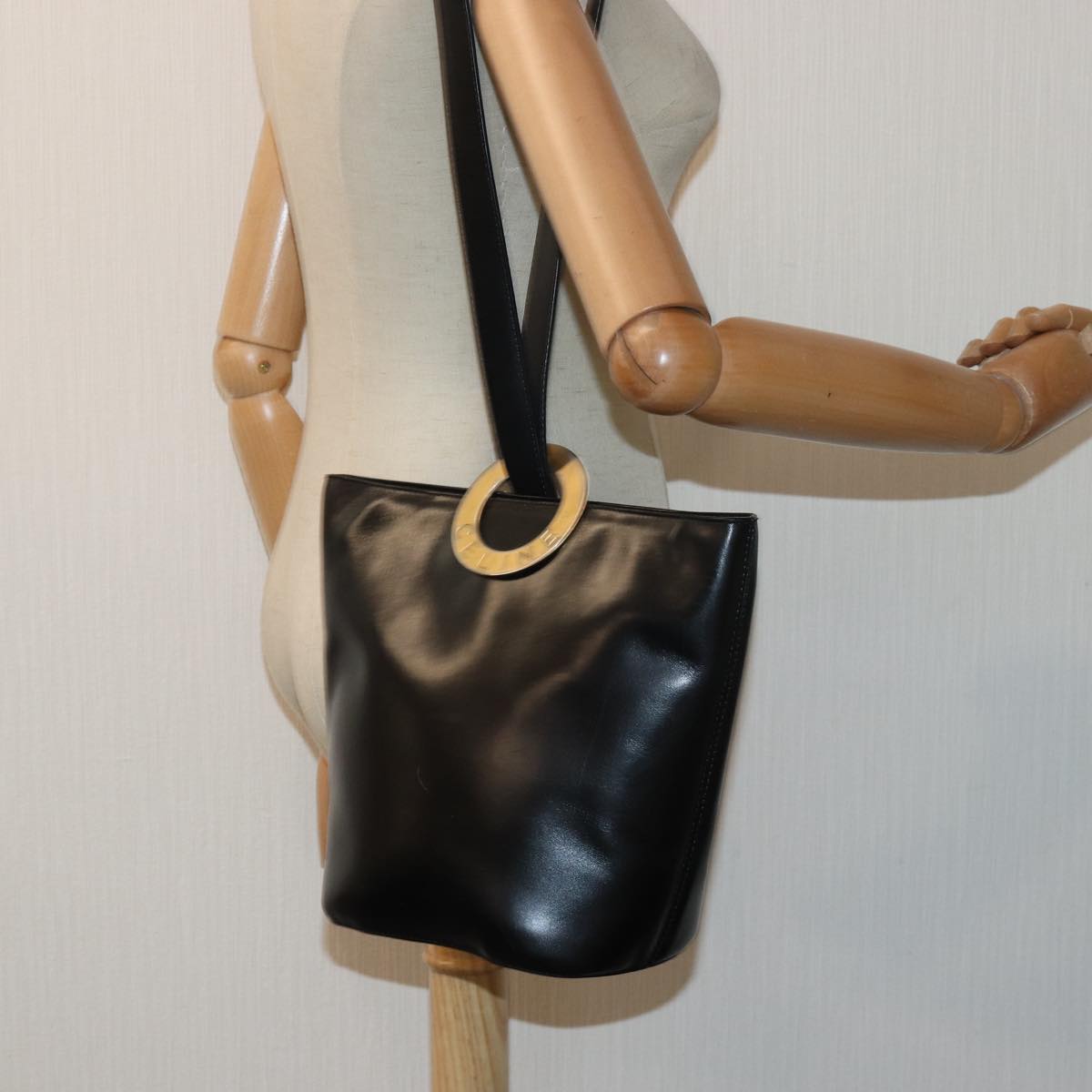 CELINE Circle Hand Bag Leather Black Auth ar12160