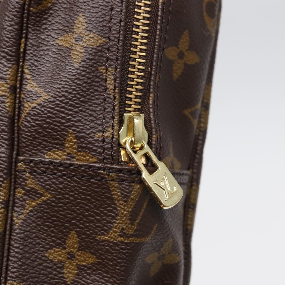 LOUIS VUITTON Monogram Trousse Toilette 28 Clutch Bag M47522 LV Auth ar12175