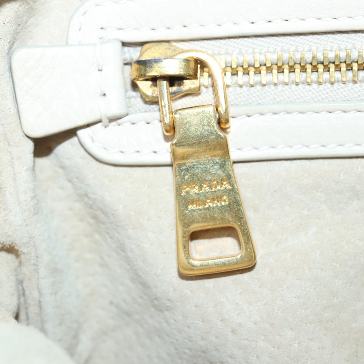 PRADA Chain Shoulder Bag Leather Beige Auth ar12197