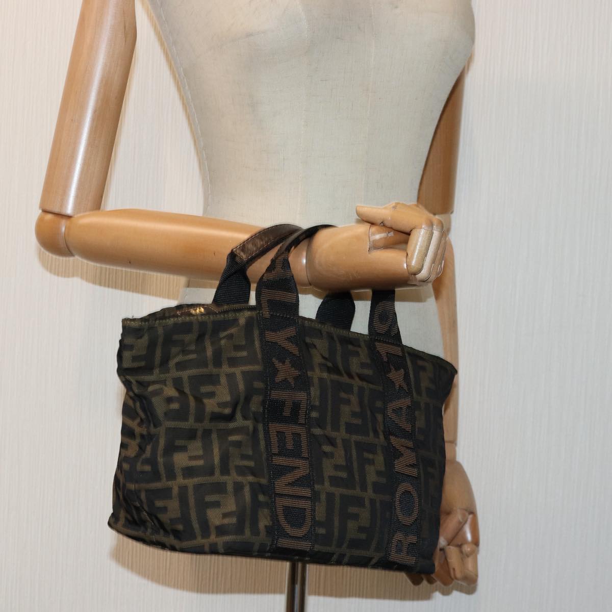 FENDI Zucca Canvas Hand Bag Brown Black Auth ar12317