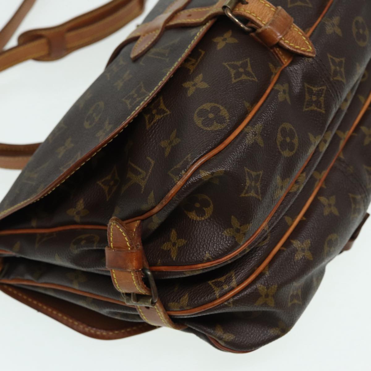 LOUIS VUITTON Monogram Saumur 30 Shoulder Bag M42256 LV Auth ar12348