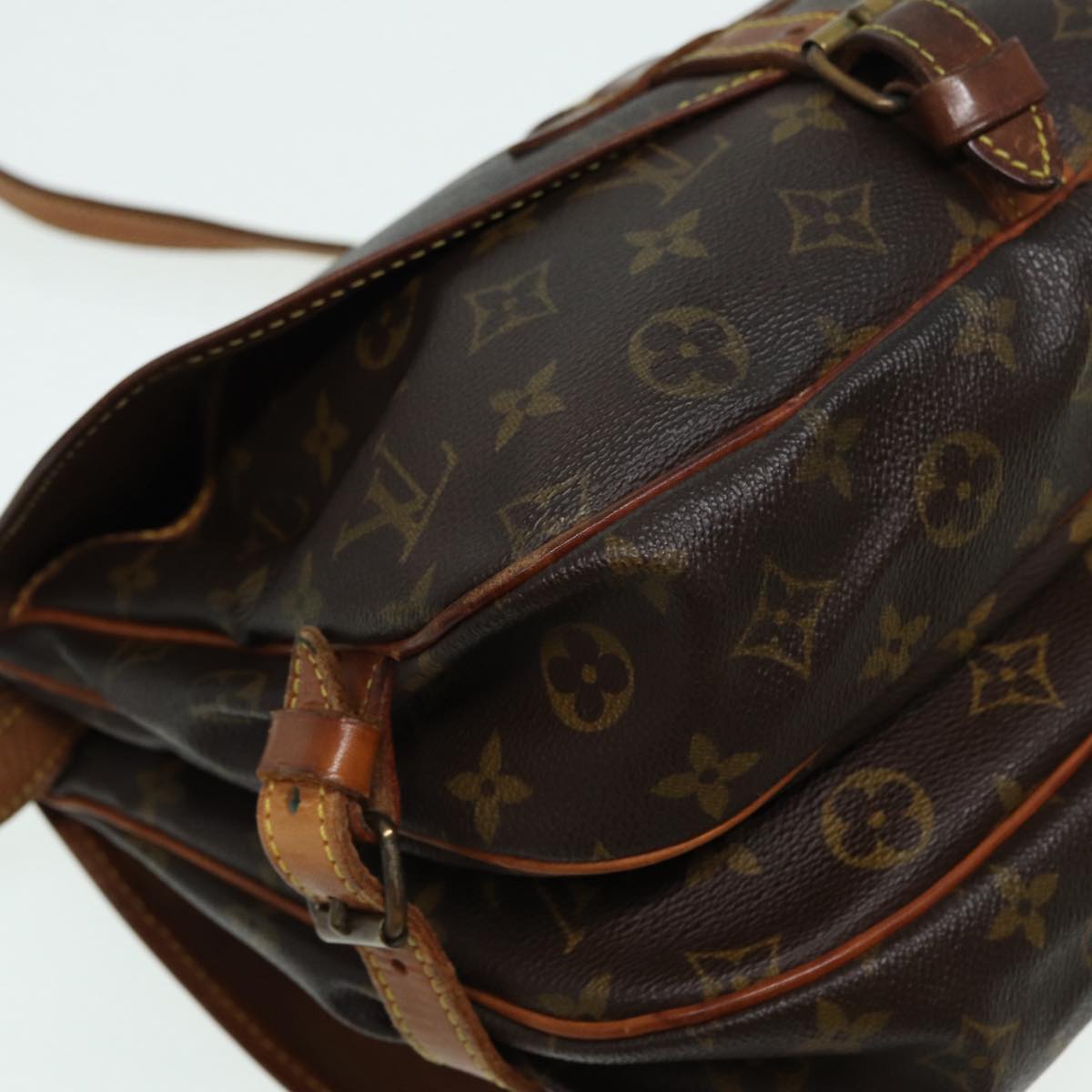 LOUIS VUITTON Monogram Saumur 30 Shoulder Bag M42256 LV Auth ar12348