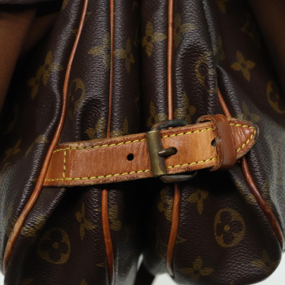 LOUIS VUITTON Monogram Saumur 30 Shoulder Bag M42256 LV Auth ar12348