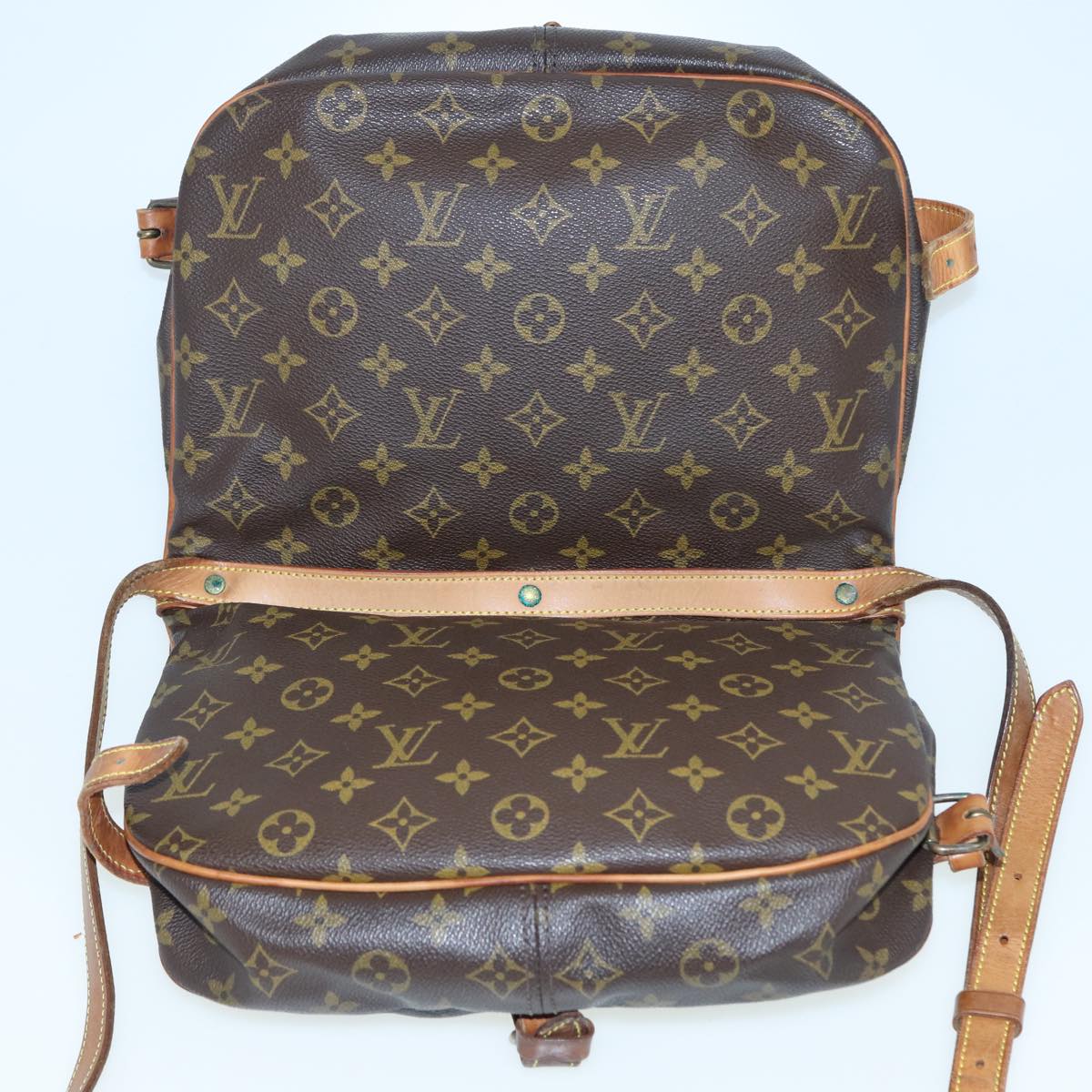 LOUIS VUITTON Monogram Saumur 30 Shoulder Bag M42256 LV Auth ar12348