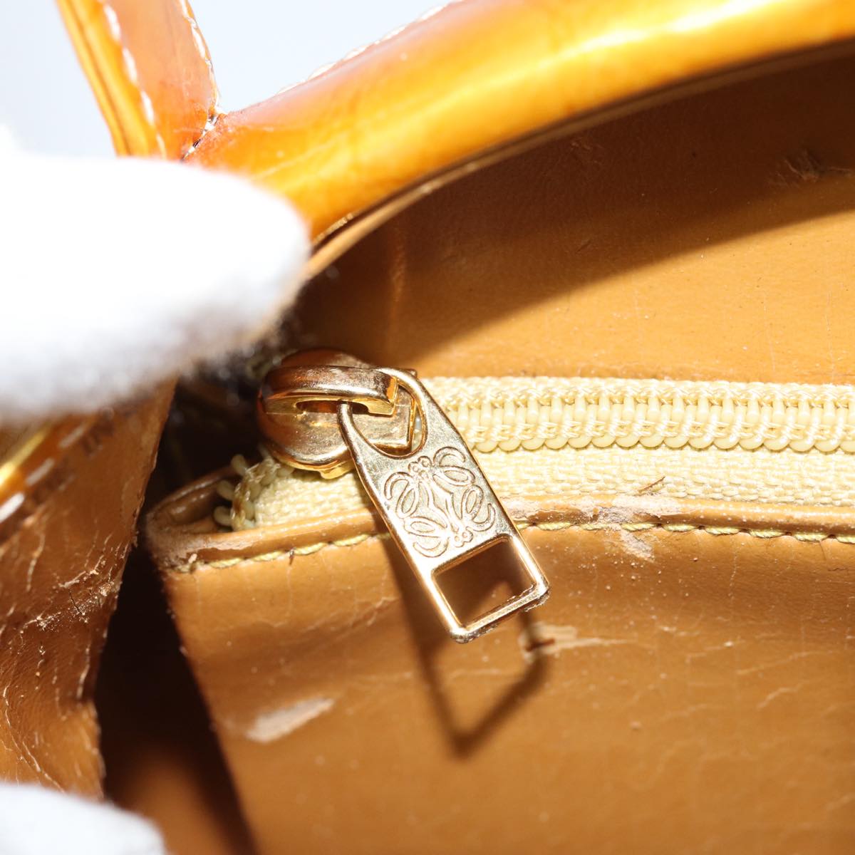 LOEWE Hand Bag Enamel Yellow Gold Auth ar12404