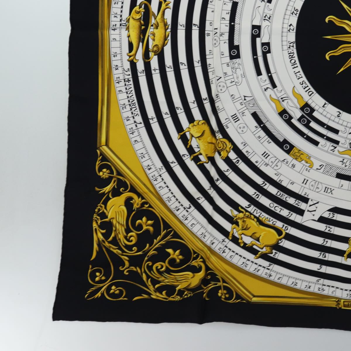 HERMES Carre 90 Scarf DIES ET HORE Silk Black White Auth ar12415