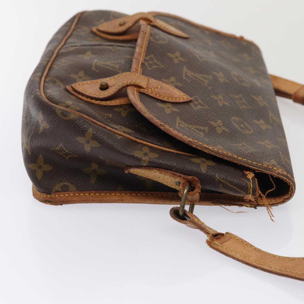 LOUIS VUITTON Monogram Gibeciere MM Shoulder Bag M42247 LV Auth ar12433