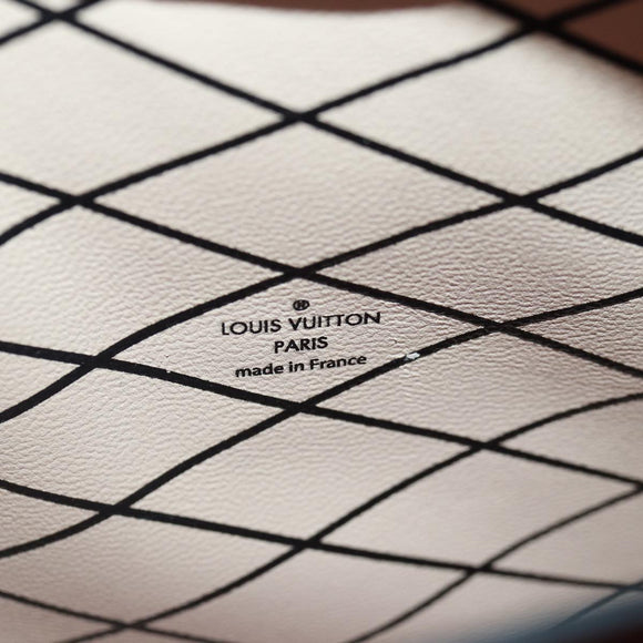 LOUIS VUITTON Epi Trunk Clutch Shoulder Bag Red Black M51697 LV Auth ar12517SM