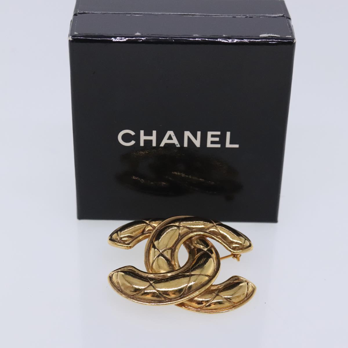 CHANEL COCO Mark Brooch metal Gold Tone CC Auth ar12602