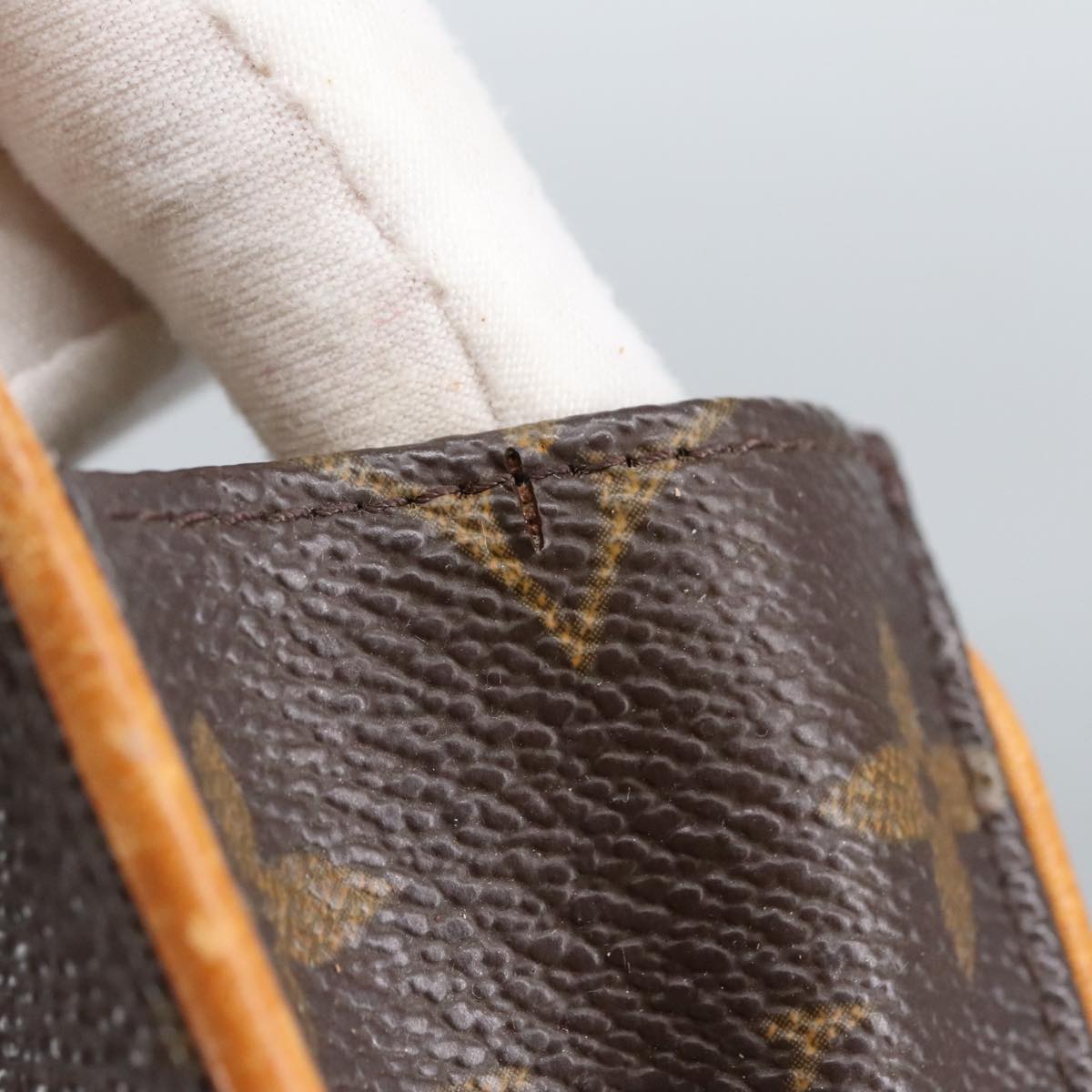 LOUIS VUITTON Monogram Pochette Florentine Waist bag M51855 LV Auth ar12736