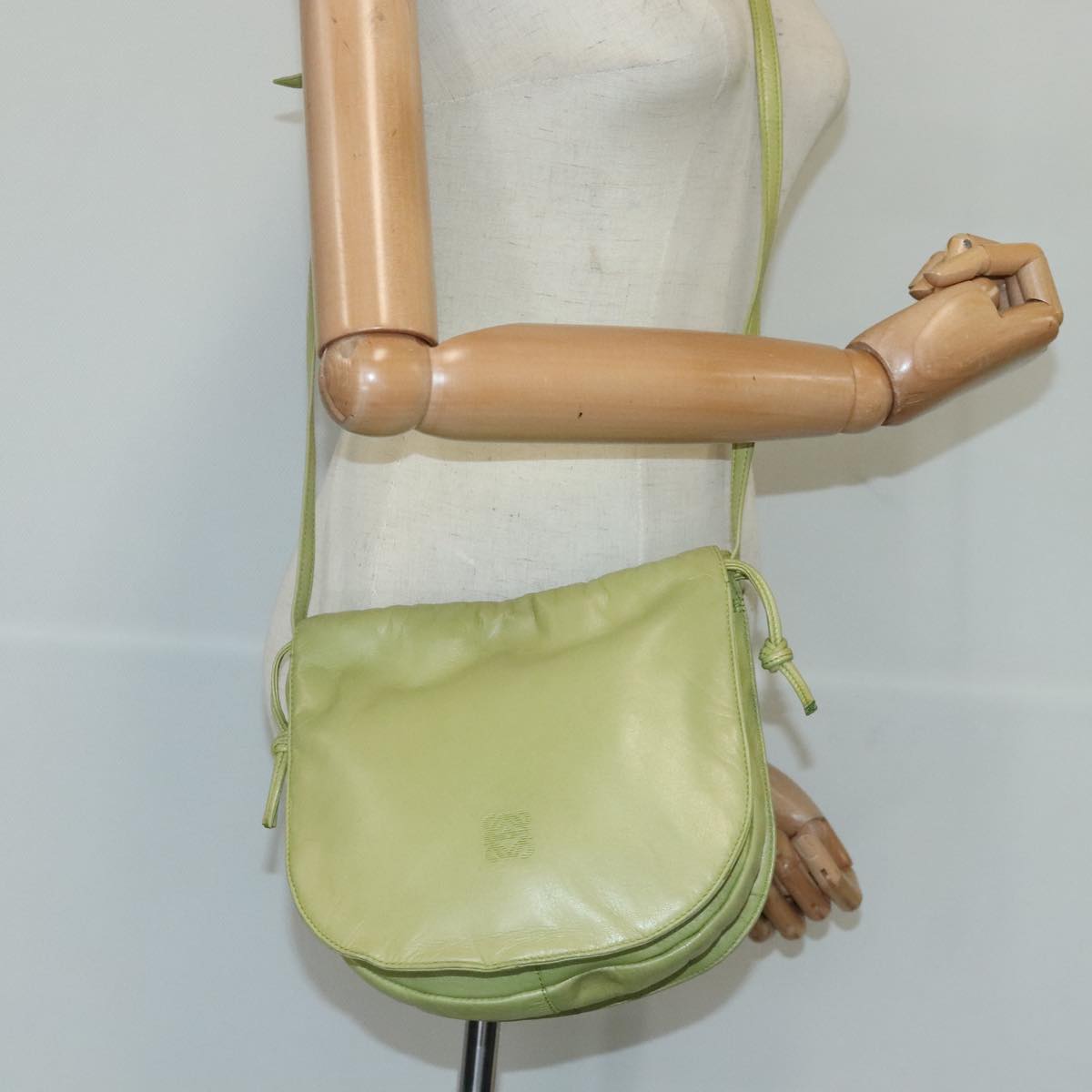 LOEWE anagram Shoulder Bag Leather LIme Green Auth ar12766