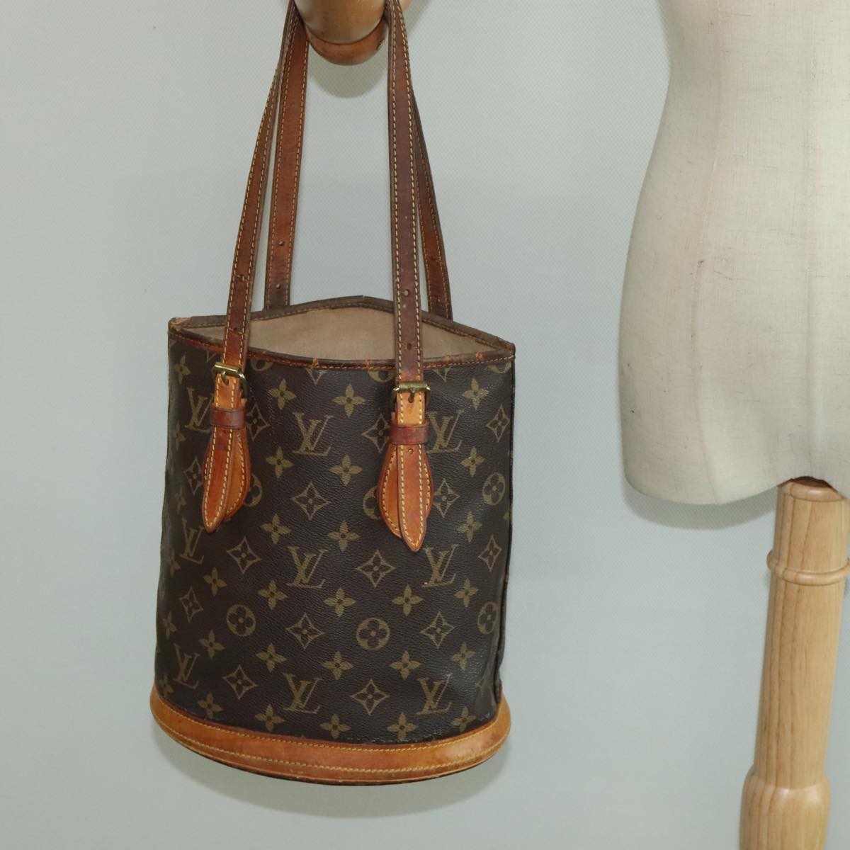 LOUIS VUITTON Monogram Bucket PM Shoulder Bag M42238 LV Auth ar12801