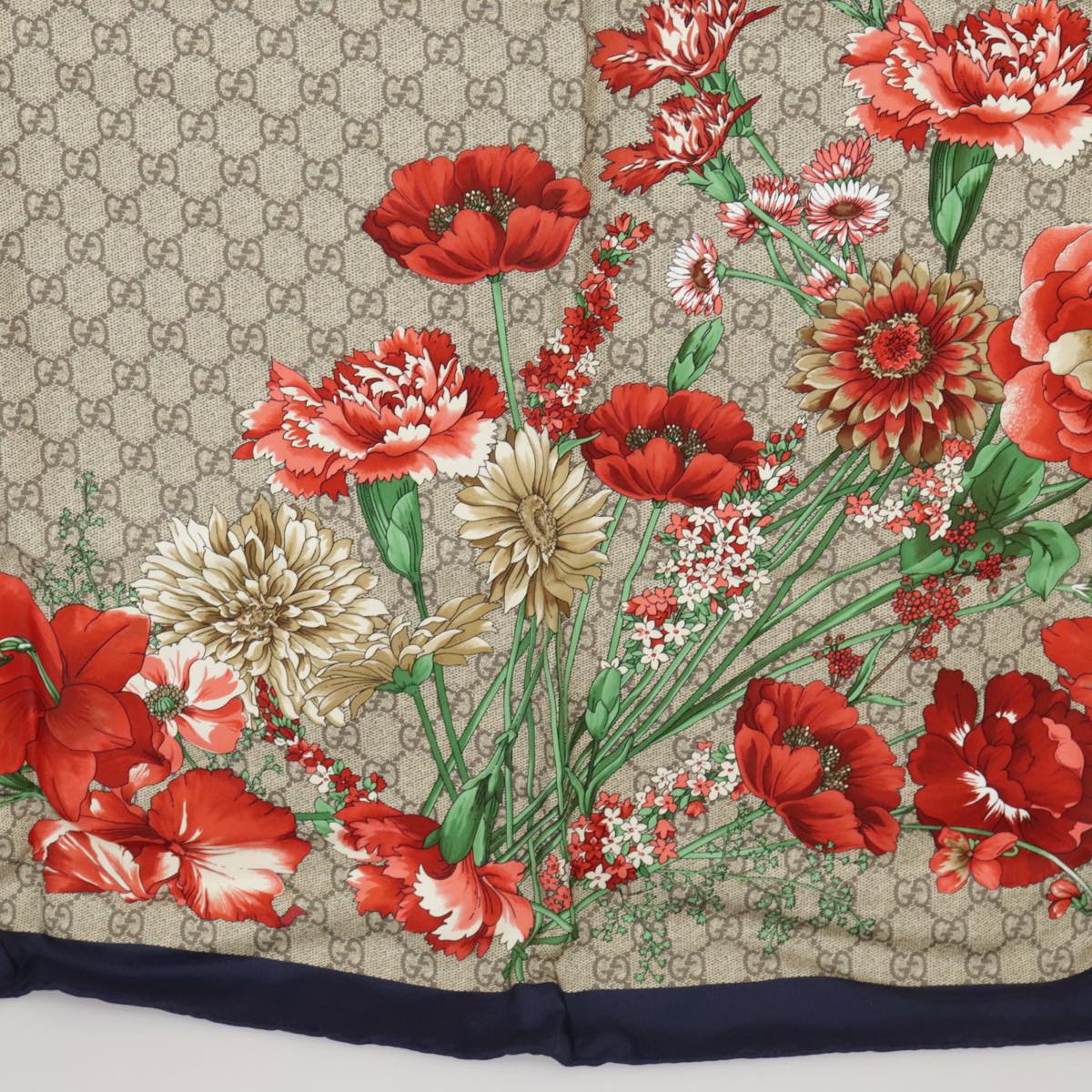 GUCCI Scarf Silk Beige Navy Auth ar12889