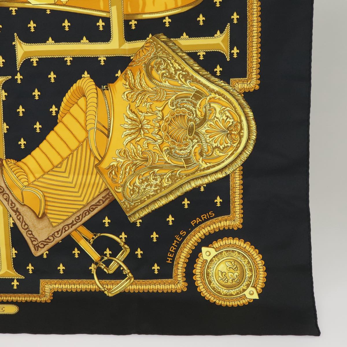 HERMES Carre 90 Scarf ""SELLES A HOUSSE"" Silk Black Yellow Auth ar12890