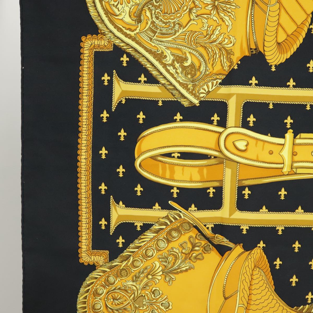 HERMES Carre 90 Scarf ""SELLES A HOUSSE"" Silk Black Yellow Auth ar12890