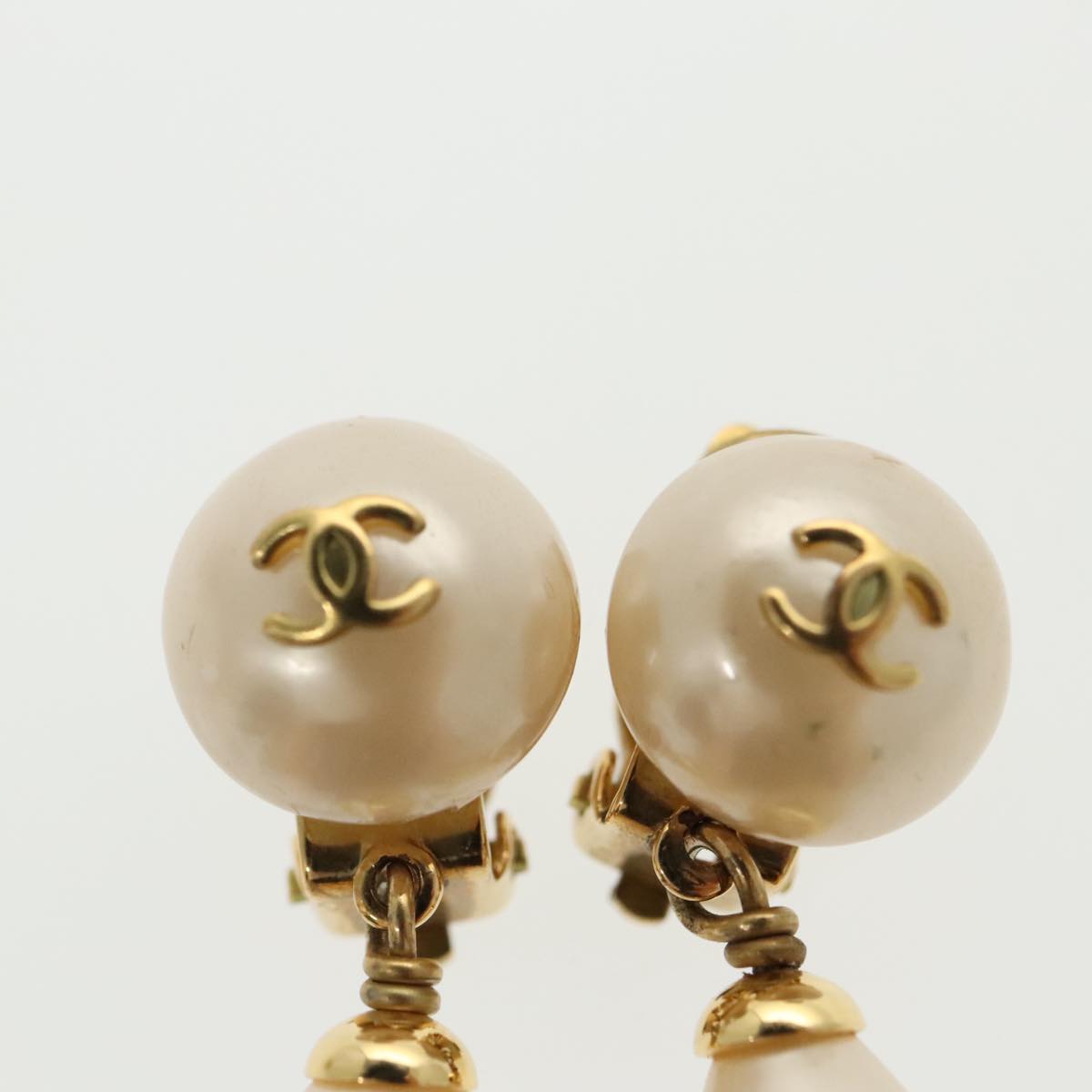 CHANEL Pearl Earring metal White CC Auth ar12918