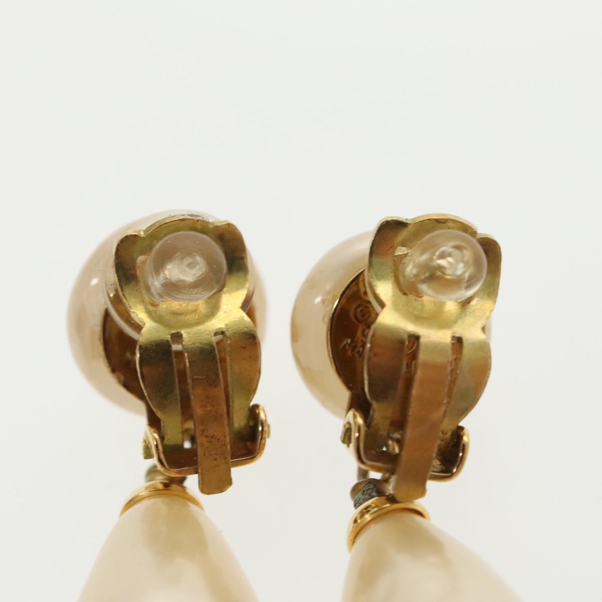 CHANEL Pearl Earring metal White CC Auth ar12918