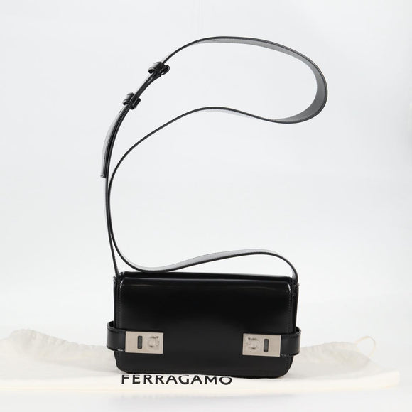 Salvatore Ferragamo Gancini Shoulder Bag Patent leather Black Auth ar13607A