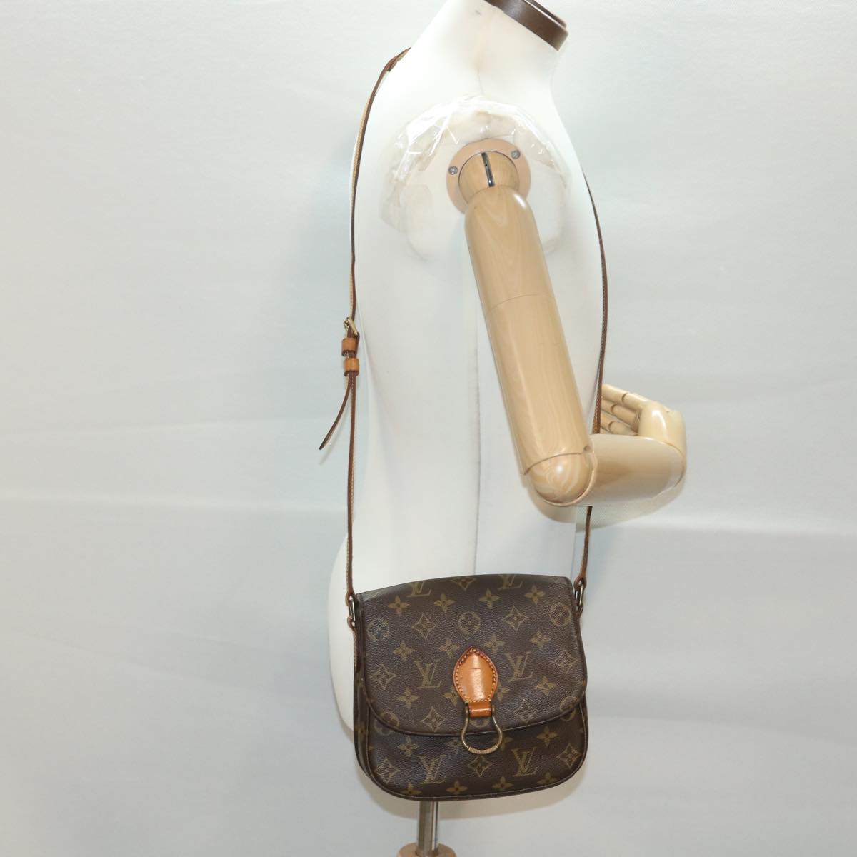 LOUIS VUITTON Monogram Saint Cloud MM Shoulder Bag M51243 LV Auth ar9105