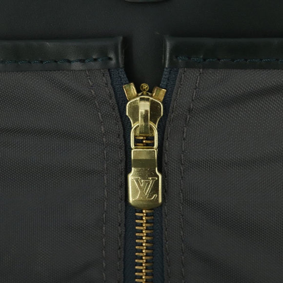 LOUIS VUITTON Taiga Bering Kleiderhülle Epicea M30134 LV Auth ARZ467