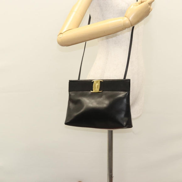 Salvatore Ferragamo Shoulder Bag Leather Black Gold Auth BA1003