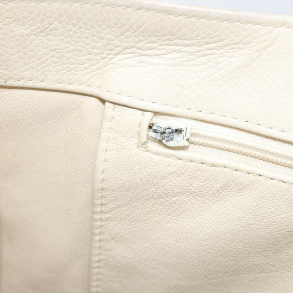 CHANEL Tote Bag Caviar Skin White CC Auth BA10649